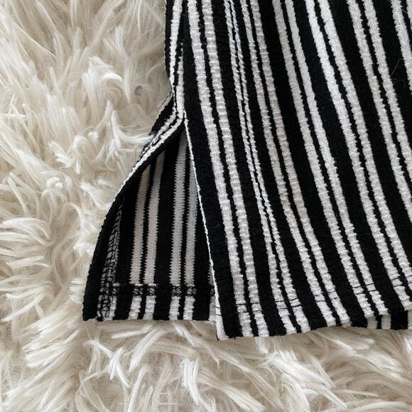 Cable & Gauge Vertical Stripe Mock Neck Tank, size M - Picture 7 of 10